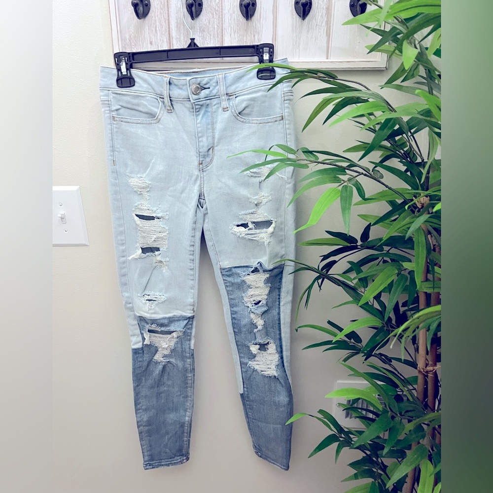 American Eagle “Unique” Stretch Hi-Rise Women’s 2 Color Faded Jegging, Size 4